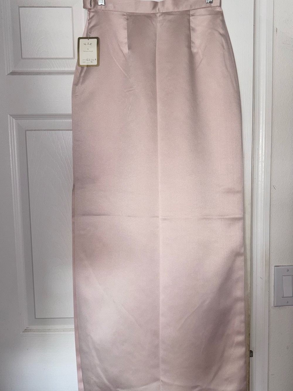VIE by Victorya Royal Blush Pink Satin Formal Maxi Skirt | Size 6 |